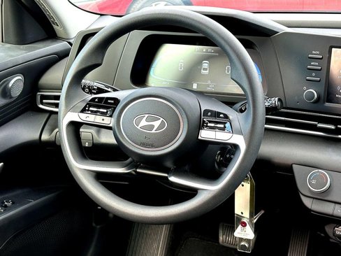 Used 2024 Hyundai Elantra SE image 22