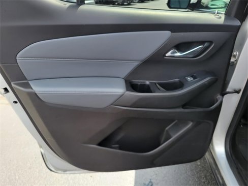 Used 2018 Chevrolet Traverse LT image 13