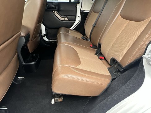 Used 2017 Jeep Wrangler 75th Anniversary image 26
