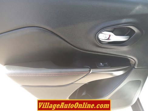 Used 2015 Jeep Cherokee Trailhawk w/ Comfort/Convenience Group image 25