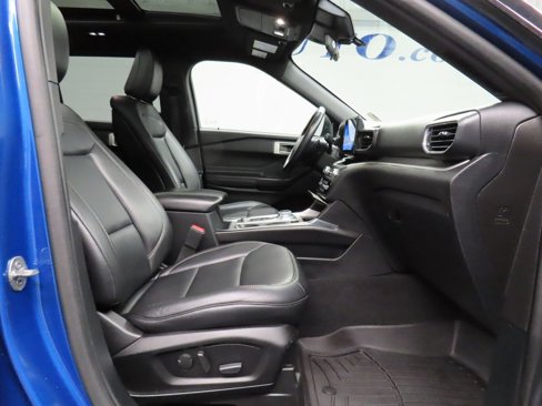 Used 2020 Ford Explorer XLT w/ Equipment Group 202A image 28