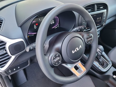 Used 2025 Kia Soul LX image 26