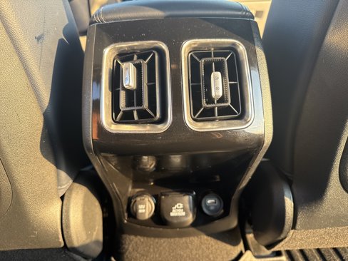 Used 2023 Kia Sorento SX Prestige image 33