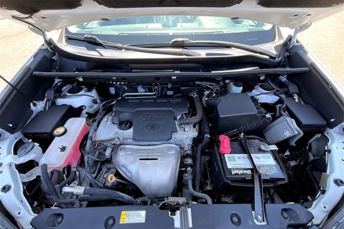 Used 2018 Toyota RAV4 LE w/ All Weather Liner Package image 10