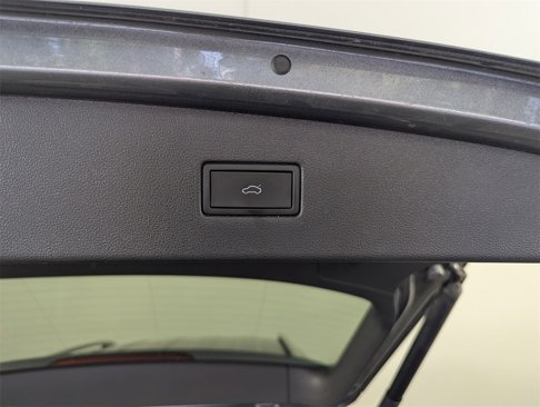 Used 2022 Volkswagen Tiguan SE image 31