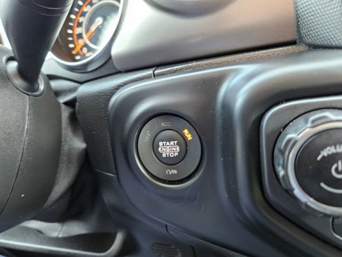 Used 2021 Jeep Gladiator Sport image 25
