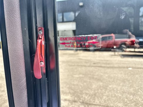 Used 2006 Ford E-450 and Econoline 450 image 35