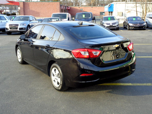 Used 2018 Chevrolet Cruze LS image 4