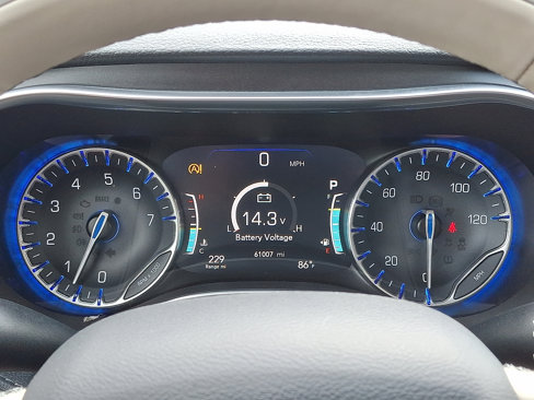 Used 2020 Chrysler Pacifica Limited image 25