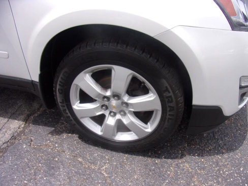 Used 2017 Chevrolet Traverse LT w/ Style and Technology Package image 13