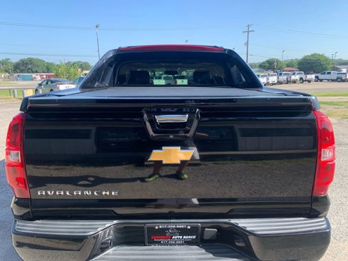 Used 2013 Chevrolet Avalanche LT image 8
