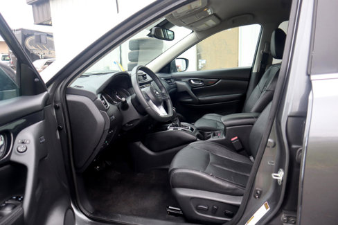 Used 2018 Nissan Rogue SL image 60