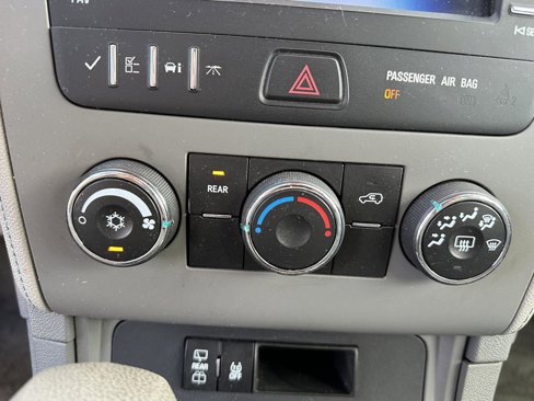 Used 2013 Chevrolet Traverse LS image 31