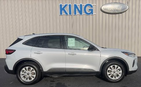 Certified 2025 Ford Escape Active w/ Cold Weather Package image 1