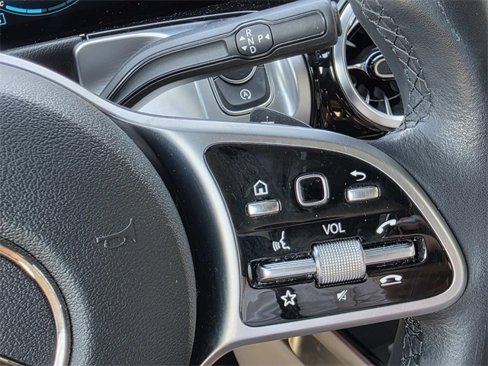 Certified 2022 Mercedes-Benz GLB 250 4MATIC image 18