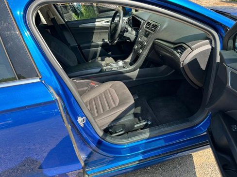 Used 2017 Ford Fusion SE image 12