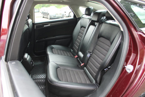 Used 2017 Ford Fusion SE w/ Equipment Group 201A image 27