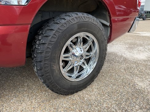 Used 2017 Nissan Titan SV image 16