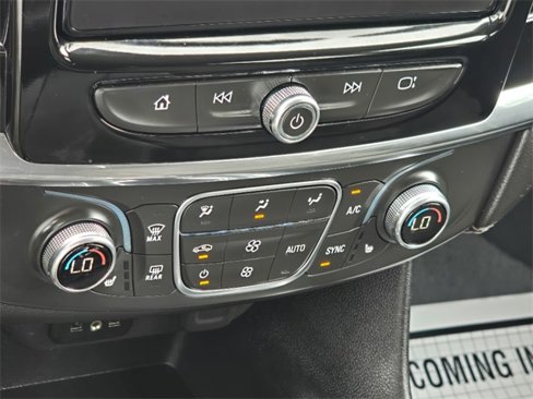 Used 2021 Chevrolet Traverse LT image 18