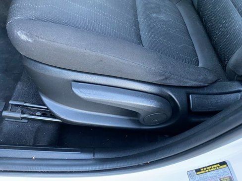 Used 2021 Hyundai Venue SE image 16