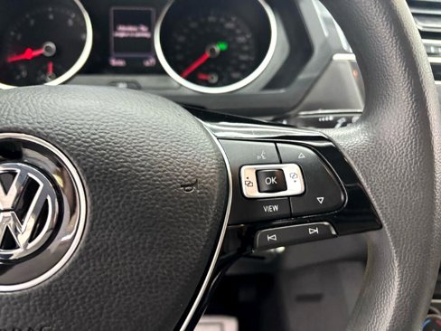 Used 2020 Volkswagen Tiguan S image 14