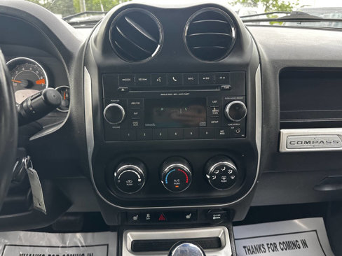Used 2014 Jeep Compass Latitude image 28
