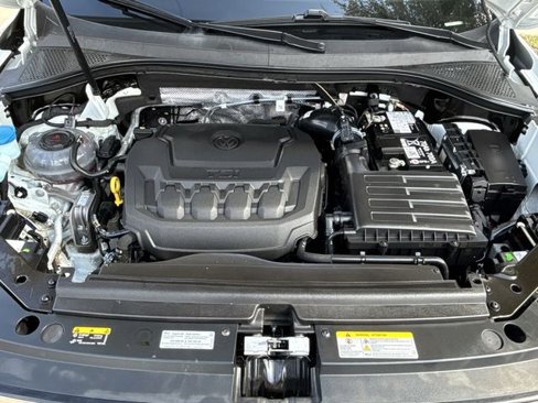 Used 2024 Volkswagen Tiguan SE image 27