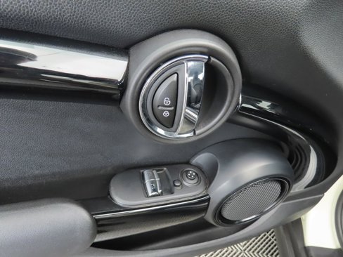 Used 2017 MINI Cooper S image 22