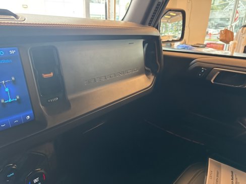 Used 2024 Ford Bronco Badlands image 35