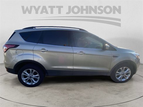 Used 2018 Ford Escape SE w/ SE Sync 3 Package image 10