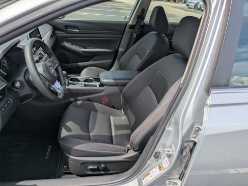 Used 2024 Nissan Altima 2.5 SV image 10