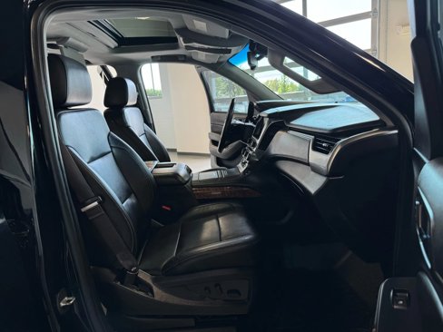 Used 2016 Chevrolet Suburban LTZ image 27