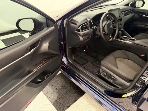 Used 2021 Toyota Camry LE image 18