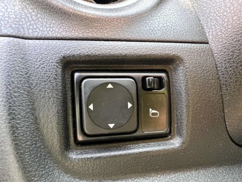 Used 2014 Nissan Versa Note SV image 11