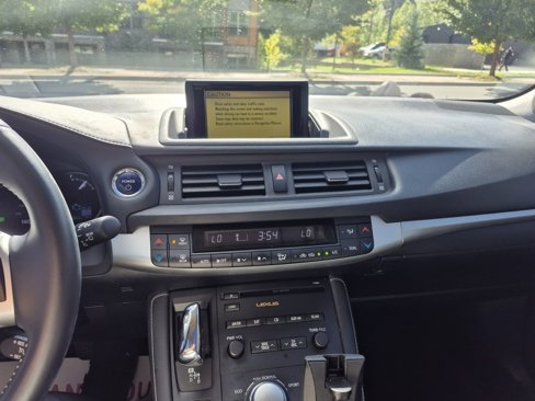 Used 2011 Lexus CT 200h image 6