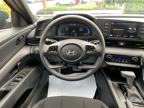 New 2025 Hyundai Elantra Sport image 17