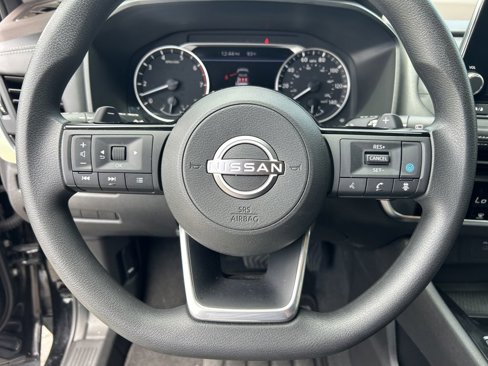 Used 2023 Nissan Rogue SV image 25