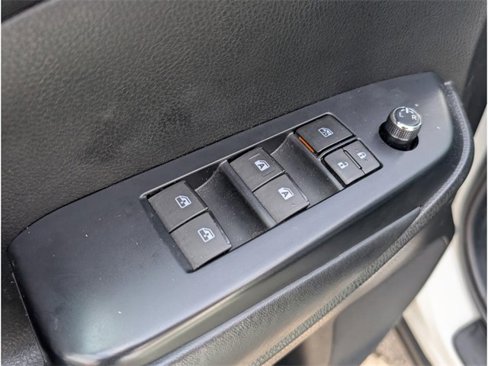 Used 2019 Toyota Highlander SE image 16