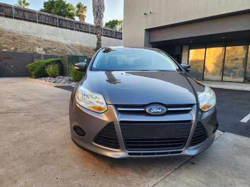 Used 2013 Ford Focus SE image 2