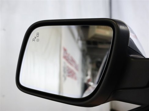 Used 2016 Ford Explorer Platinum image 29