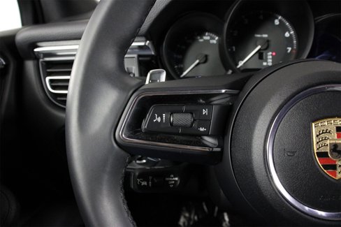 Used 2025 Porsche Macan image 14