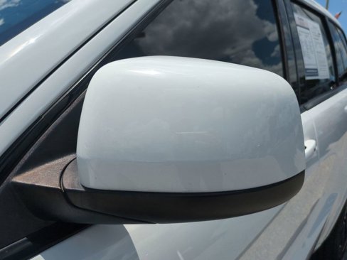 Used 2020 Jeep Grand Cherokee Altitude image 11