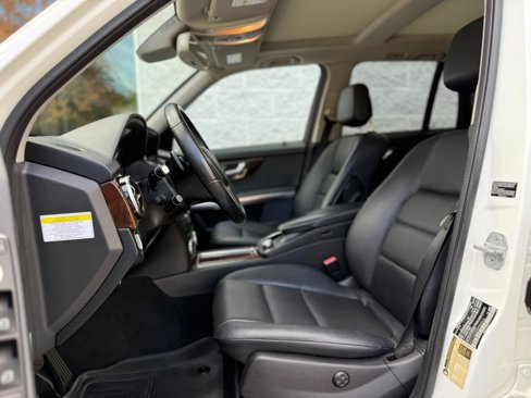 Used 2013 Mercedes-Benz GLK 350 4MATIC image 11