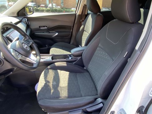 Used 2023 Nissan Kicks SV image 6