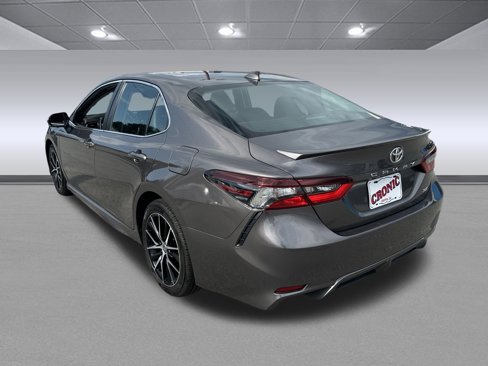 Used 2023 Toyota Camry SE image 5