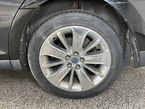 Used 2010 Ford Taurus Limited image 23