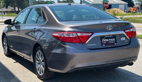Used 2017 Toyota Camry XLE image 10