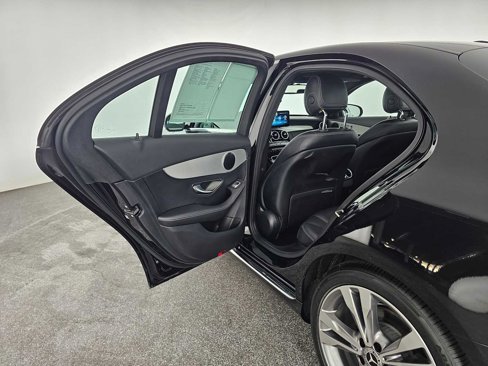 Used 2018 Mercedes-Benz C 300 Sedan w/ Premium Package image 15