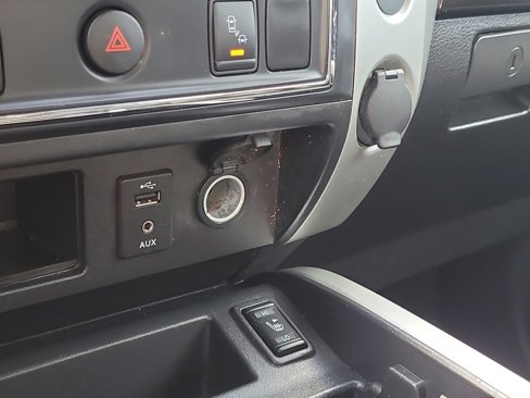 Used 2018 Nissan Titan SV w/ Chrome Package image 22