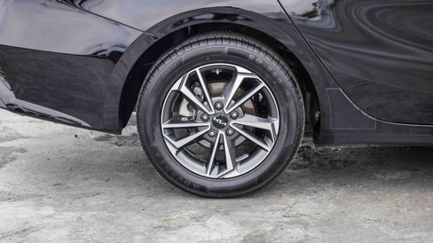 Used 2023 Kia Forte LXS w/ LXS Technology Package image 12